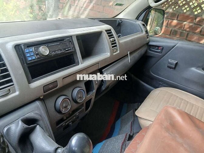 Toyota Hiace 2005 Dầu Vàng Cát