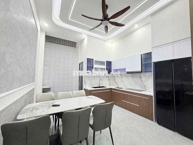 nhà 1 trệt 2 lầu THUẬN GIAO,kế VSIP1,có nội thất,đường 9m đậu ô tô