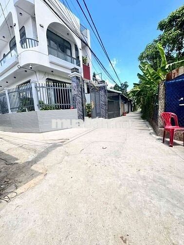Bán đất hẻm xe hơi, gần ngã 4 quán chuối.5x25 có 108m thổ cư.