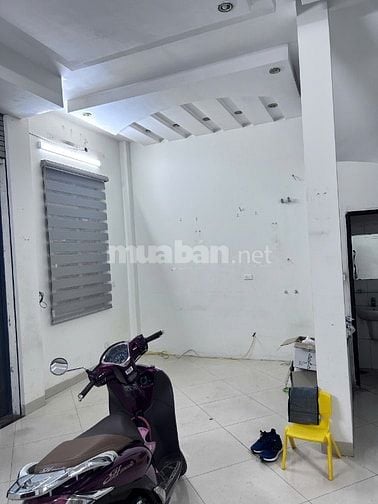Cho thuê nhà tầng 1, mặt tiền 5m, số nhà 25 ngõ 56 Trần Quang Diệu, ĐĐ
