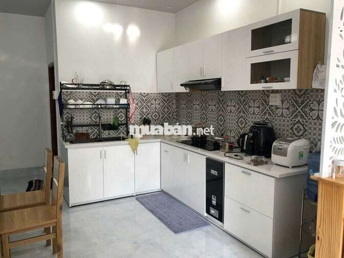 Bán nhà lộ ô tô đầy đủ nội thất