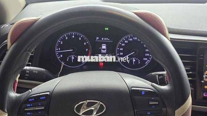 Hyundai Elantra 1.6 AT 2021 Đen 52.000 km một chủ
