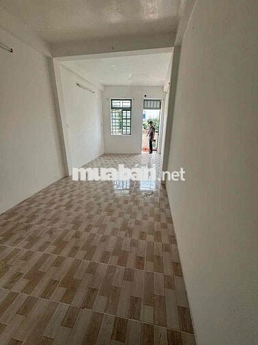 Cho thuê nhà 15 triệu chính chủ hướng đông bắc : nhà bề ngang 3m5 và b