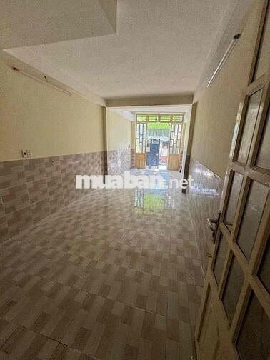 Cho thuê nhà 15 triệu chính chủ hướng đông bắc : nhà bề ngang 3m5 và b
