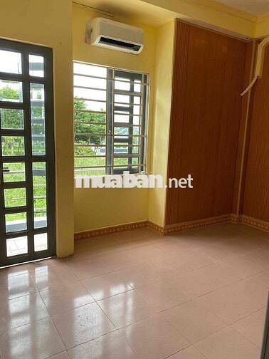 Phòng bancoon siêu thoáng gần NGÃ TƯ GA