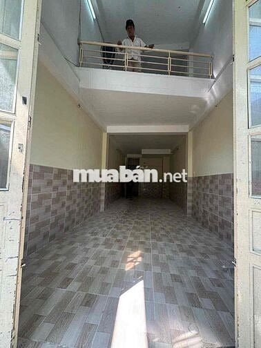 Cho thuê nhà 15 triệu chính chủ hướng đông bắc : nhà bề ngang 3m5 và b
