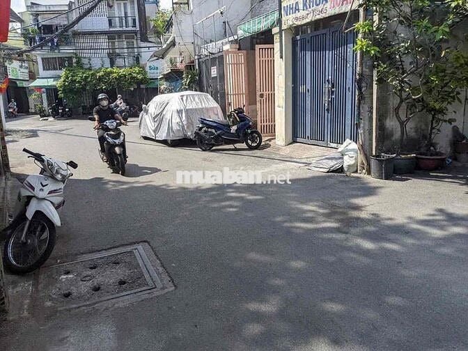Cho thuê nhà 15 triệu chính chủ hướng đông bắc : nhà bề ngang 3m5 và b