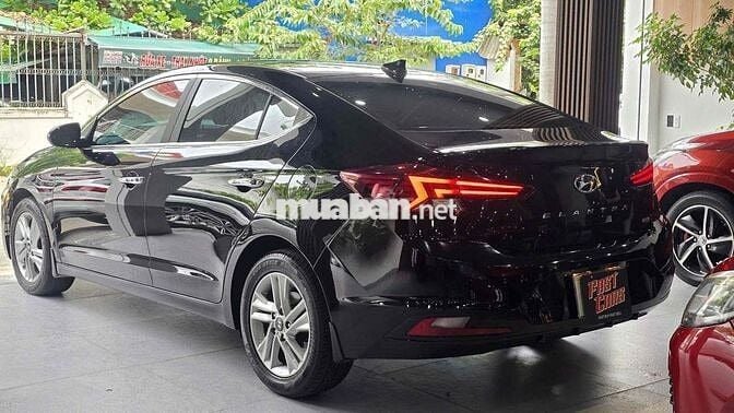 Hyundai Elantra 1.6 AT 2021 Đen 52.000 km một chủ