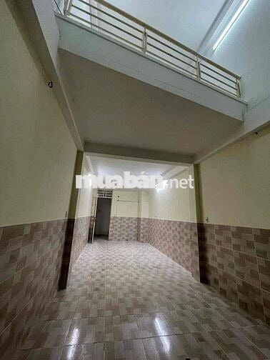 Cho thuê nhà 15 triệu chính chủ hướng đông bắc : nhà bề ngang 3m5 và b