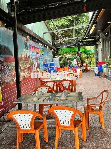 NHÂN VIÊN NAM NỮ PHỤC VỤ QUÁN NHẬU BÌNH MINH