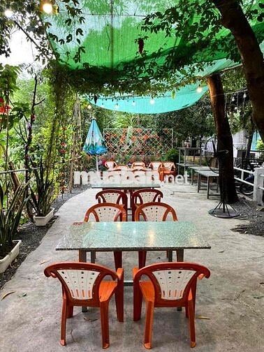 NHÂN VIÊN NAM NỮ PHỤC VỤ QUÁN NHẬU BÌNH MINH