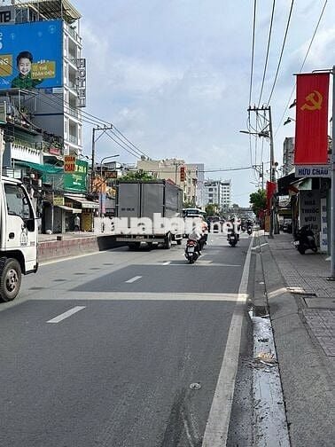 Nhà nguyên căn mặt tiền Huỳnh Tấn Phát Quận 7, S 4x24m giá 19tr/tháng