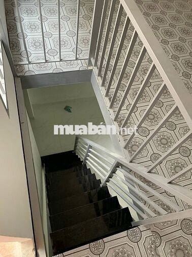 Nhà nguyên căn mặt tiền Huỳnh Tấn Phát Quận 7, S 4x24m giá 19tr/tháng