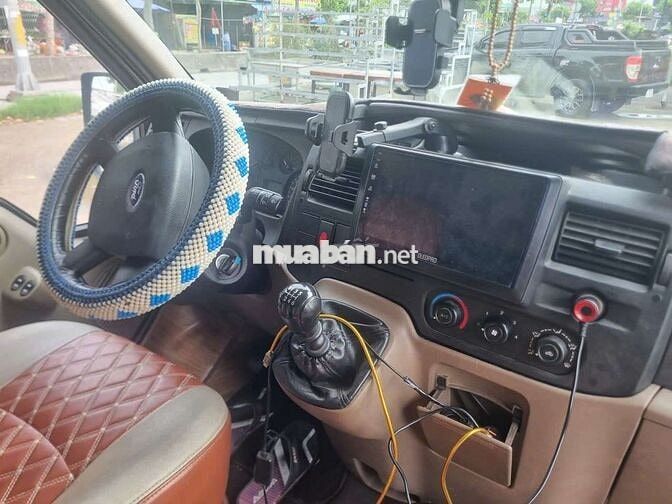 Ford Transit 2012 Vàng cát 900kg