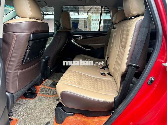 Toyota Innova Venturer 2.0AT Số tự động 2018