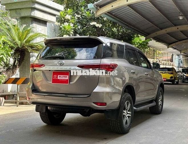 Toyota Fortuner 2.4MT 2020, Máy dầu, số sàn