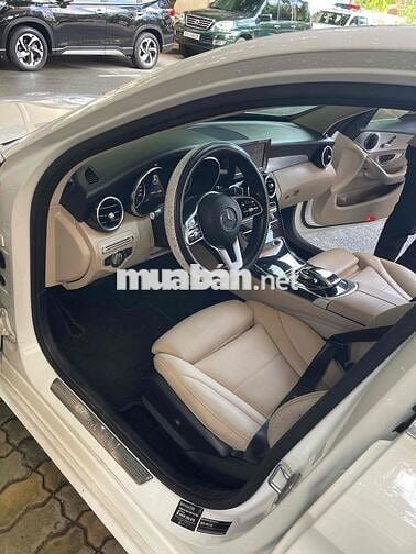Mercedes C180 2021 Trắng gần 70.000km