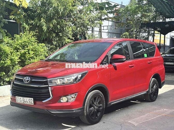 Toyota Innova Venturer 2.0AT Số tự động 2018