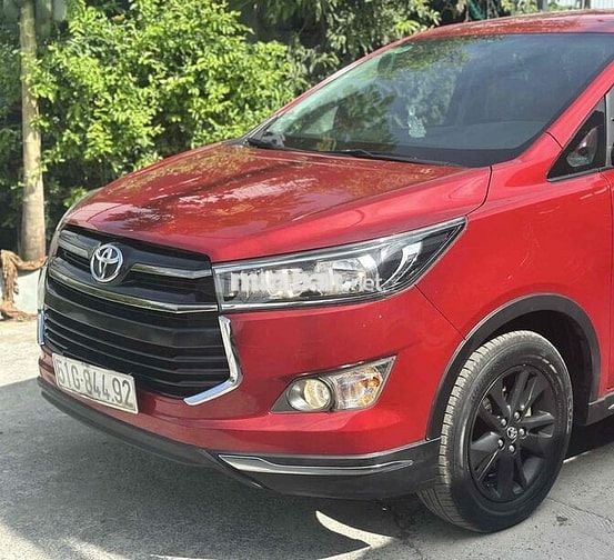 Toyota Innova Venturer 2.0AT Số tự động 2018