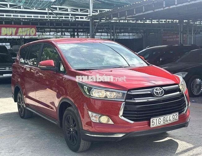 Toyota Innova Venturer 2.0AT Số tự động 2018