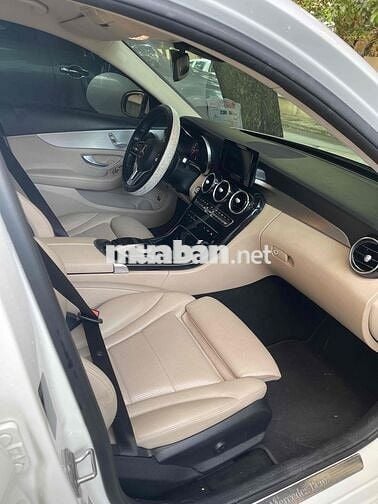Mercedes C180 2021 Trắng gần 70.000km