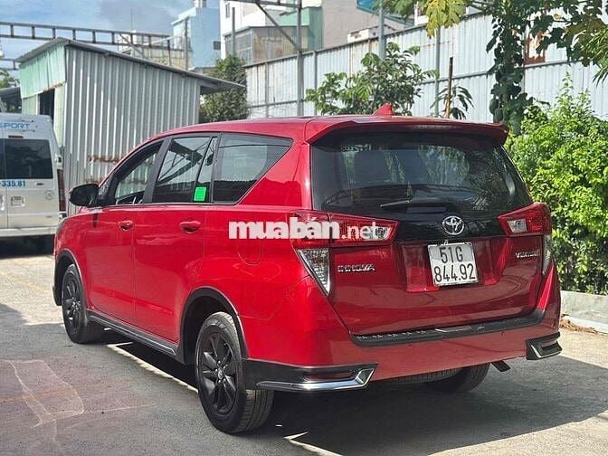 Toyota Innova Venturer 2.0AT Số tự động 2018