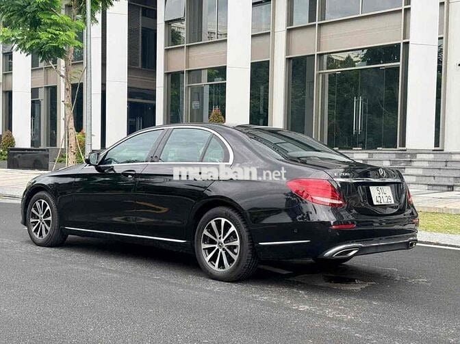 Mercedes-Benz E200 2016 Tự động 9 cấp Đen