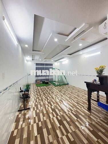 CHÍNH CHỦ BÁN NHÀ 1 TRỆT 3 LẦU , MẶT TIỀN NGUYỄN CHÁNH, KDC 586