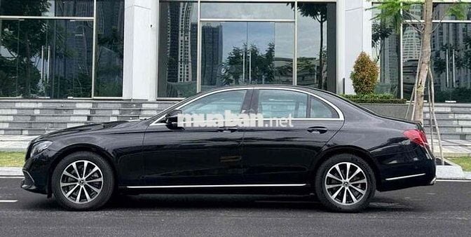 Mercedes-Benz E200 2016 Tự động 9 cấp Đen