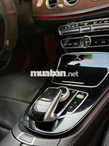 Mercedes-Benz E200 2016 Tự động 9 cấp Đen