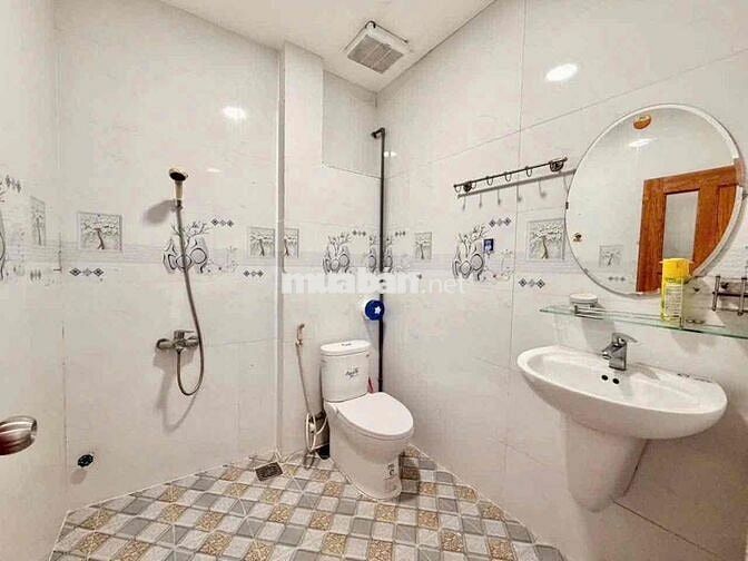 NHÀ 1 TRỆT 1 LỬNG – MẶT TIỀN ĐƯỜNG NHỰA XE Ô TÔ P8 - GẦN TRƯỜNG CHU VĂ