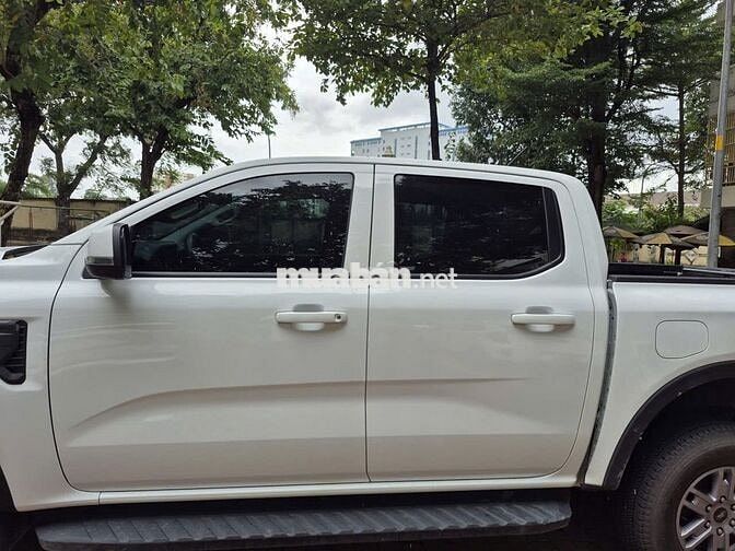 Ford Bán tải 2025 2 cầu 4x4AT Trắng 8000 km