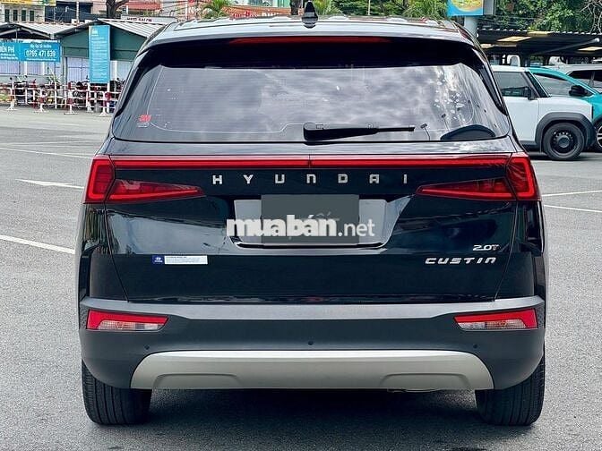 Hyundai Custin 2.0L 2024 8AT Đen 41.000 km