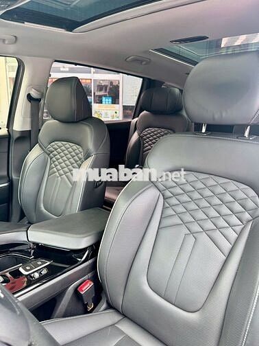 Hyundai Custin 2.0L 2024 8AT Đen 41.000 km