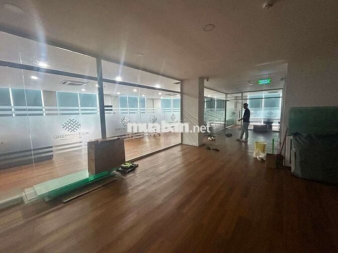 CHO THUÊ TOÀ NHÀ 14X18(HẦM +7LẦU) SÀN TRỐNG SUỐT CÓ THANG MÁY 