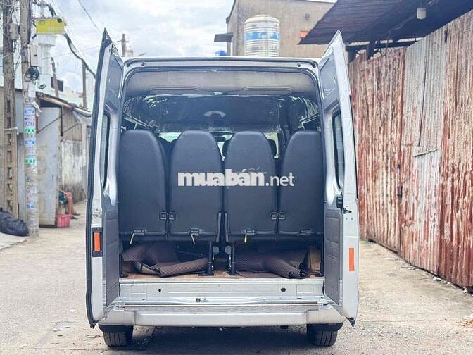 Ford Transit 2022 bản Trung 16 ghế