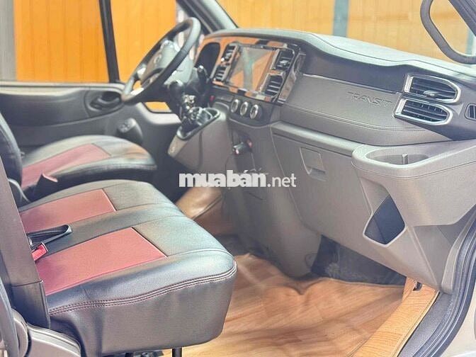 Ford Transit 2022 bản Trung 16 ghế