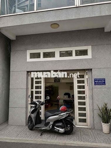 phòng trệt mặt bằng kiot có thể kinh doanh , hẻm ôtô  thông Lê lợi