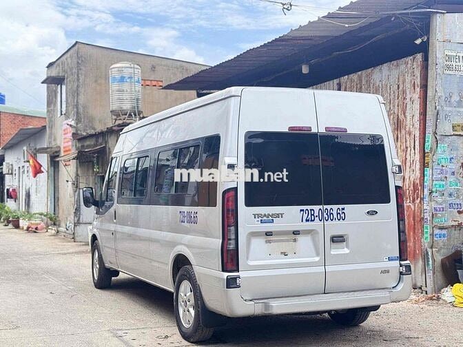 Ford Transit 2022 bản Trung 16 ghế