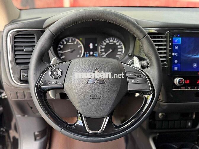Mitsubishi Outlander 2.0 CVT 2021 Đen 7 vạn km