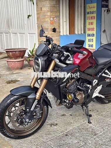 Cb650r(đồ chơi rất nhiều gần 20tr).Mua mới 2020