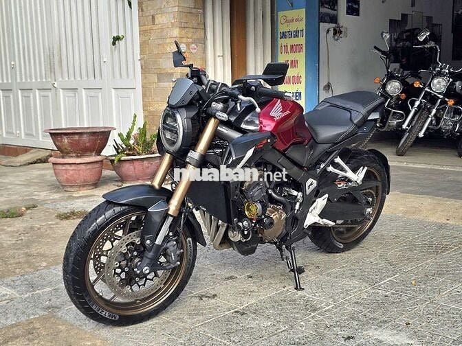 Cb650r(đồ chơi rất nhiều gần 20tr).Mua mới 2020