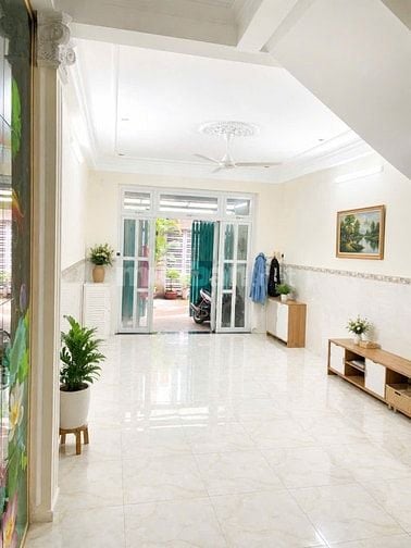 NHÀ LẠC LONG QUÂN - GẦN CHỢ TÂN BÌNH - 65M2 - 4 TẦNG - 4PN - CHỈ 7.5 T
