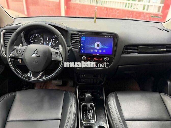 Mitsubishi Outlander 2.0 CVT 2021 Đen 7 vạn km