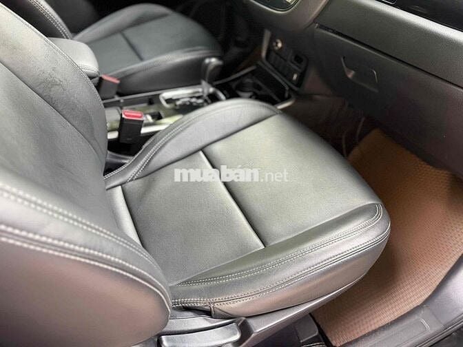 Mitsubishi Outlander 2.0 CVT 2021 Đen 7 vạn km