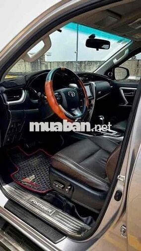 Toyota Fortuner 2017 AT 2.7V Bạc 74.000KM