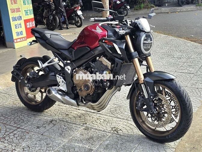Cb650r(đồ chơi rất nhiều gần 20tr).Mua mới 2020