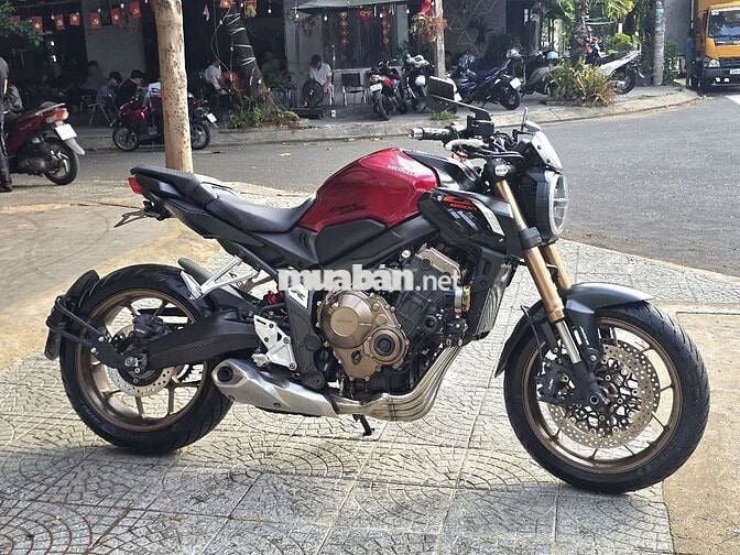 Cb650r(đồ chơi rất nhiều gần 20tr).Mua mới 2020