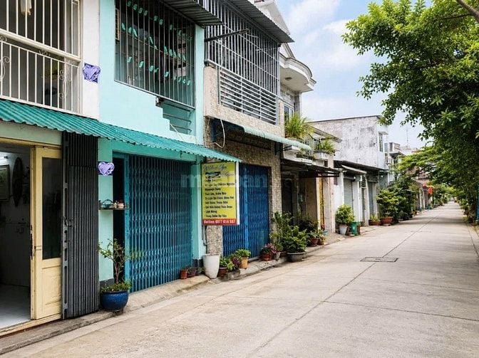 Bán gấp Nhà đẹp 2 Tầng 40m2sd hẻm 6m giáp QL1A gần Aeon Mall chỉ 1ty95