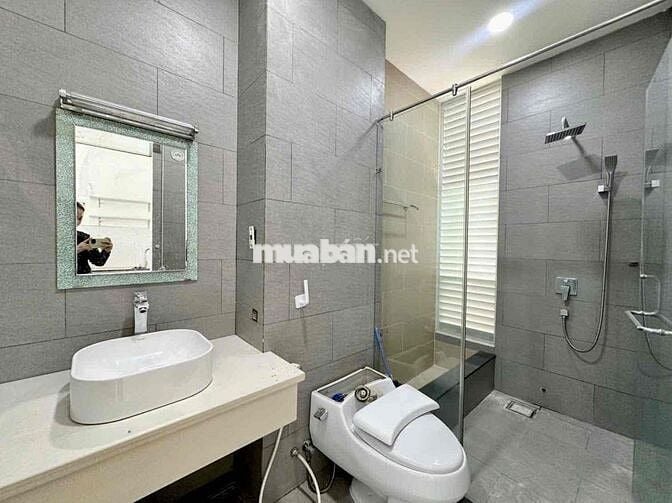 Chính chủ cho thuê Căn Hộ Ngay Tân Định Q1 Ban công - Cửa sổ